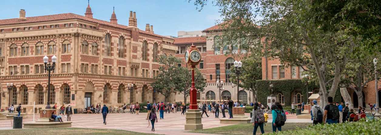scene-in-center-of-campus